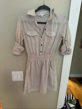 BCBGMaxAzria Light Beige Long-Sleeve Shirtdress
